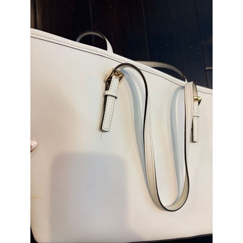Michael Kors White Saffiano Leather Tote Bag Gold MK Charm Shoulder Purse EUC Ch - Picture 6 of 8